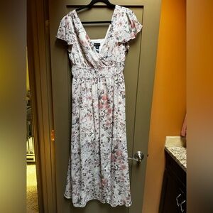 Kate and Lily maxi floral dress, cottagecore-style dress with pastel colors. 8